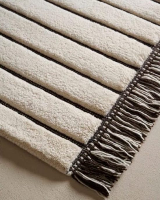 Hand knotted Carpet
